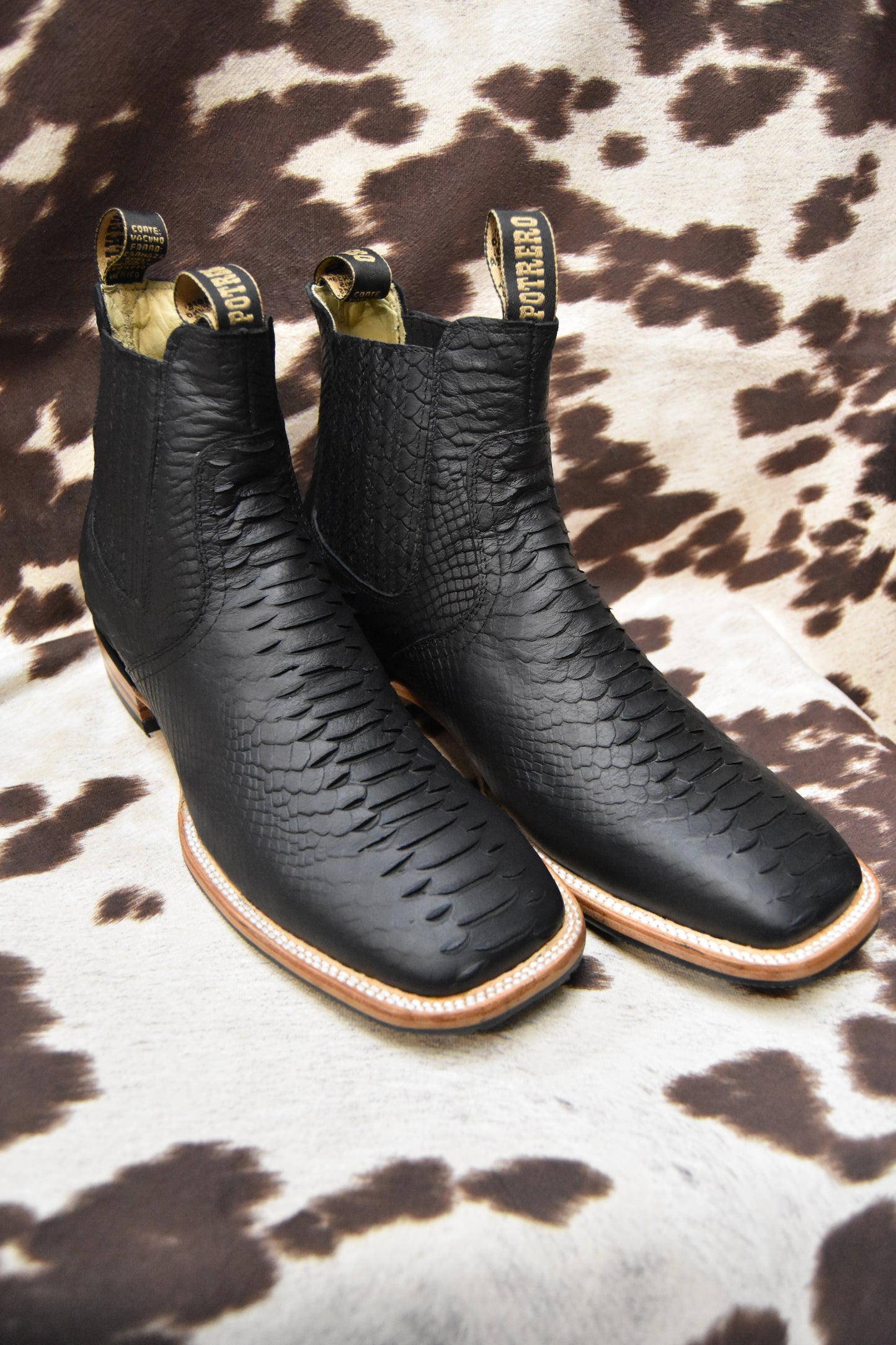Potrero Black Python Boot Handcrafted Embroidery Rodeo 520